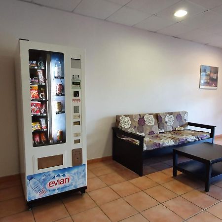 Joli Appartement T2 Dans Residence Avec Piscine, Hammam Et Parking Gratuits Carcassonne Luaran gambar