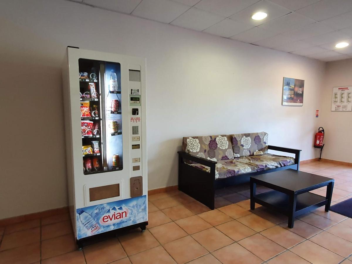Joli Appartement T2 Dans Residence Avec Piscine, Hammam Et Parking Gratuits Carcassonne Luaran gambar