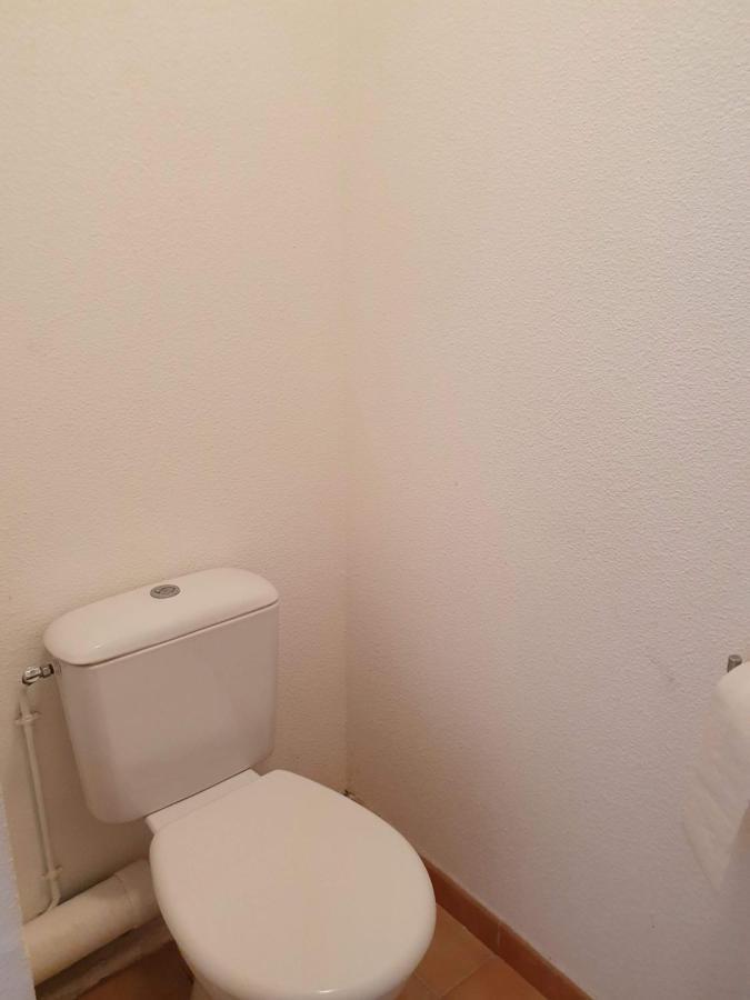 Joli Appartement T2 Dans Residence Avec Piscine, Hammam Et Parking Gratuits Carcassonne Luaran gambar