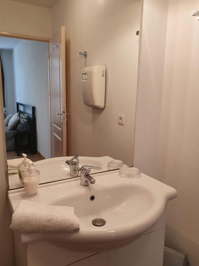 Joli Appartement T2 Dans Residence Avec Piscine, Hammam Et Parking Gratuits Carcassonne Luaran gambar
