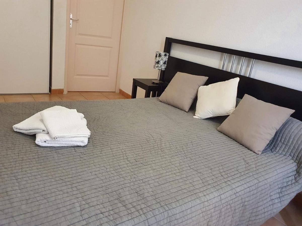 Joli Appartement T2 Dans Residence Avec Piscine, Hammam Et Parking Gratuits Carcassonne Luaran gambar