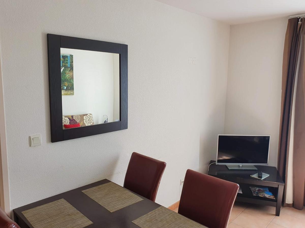 Joli Appartement T2 Dans Residence Avec Piscine, Hammam Et Parking Gratuits Carcassonne Luaran gambar